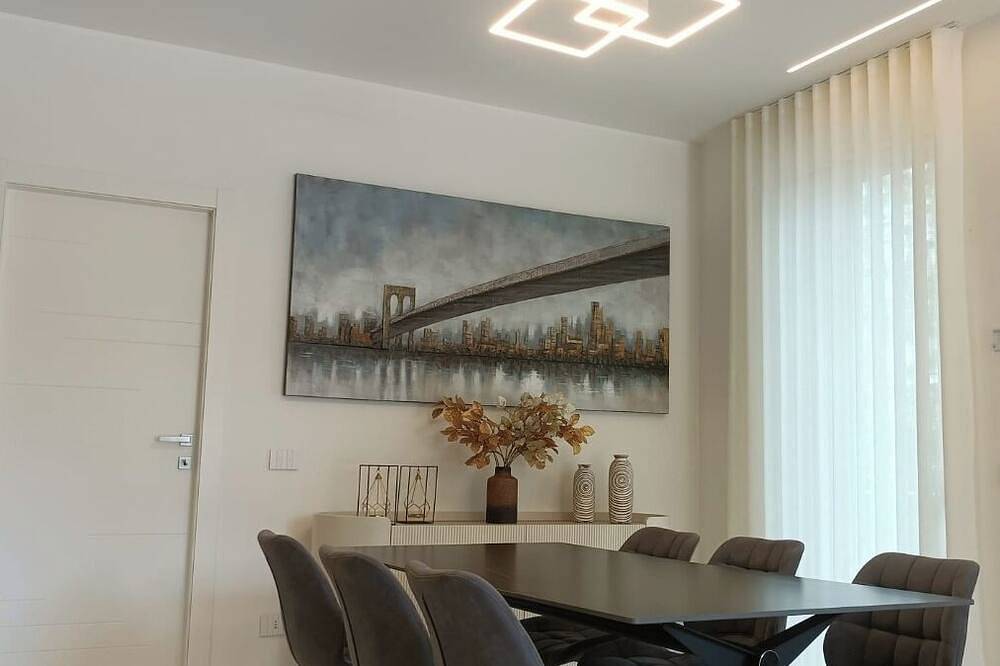 Entire apartment, Relax in this oasis of quiet and elegance. in Varese, Varese Province
