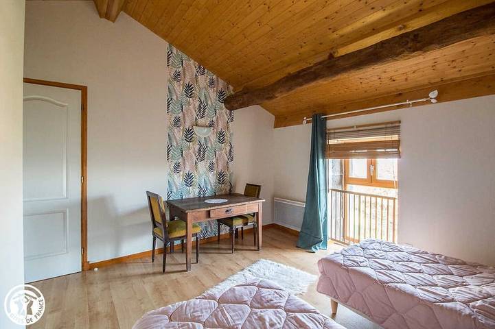 Location de vacances pour 6 personnes, avec jardin et balcon à Mareugheol - 3