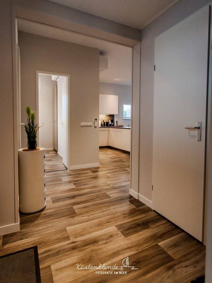 Hausboot für 6 Personen, mit Terrasse und Ausblick sowie Seeblick in Ribnitz-Damgarten - 2