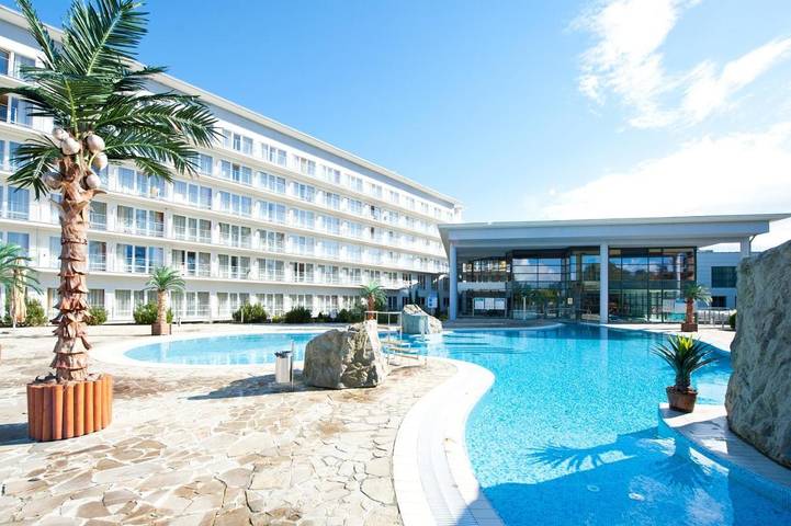 Vakantiepark voor 4 personen, with whirlpool and sauna as well as tuin and zwembad in Polen