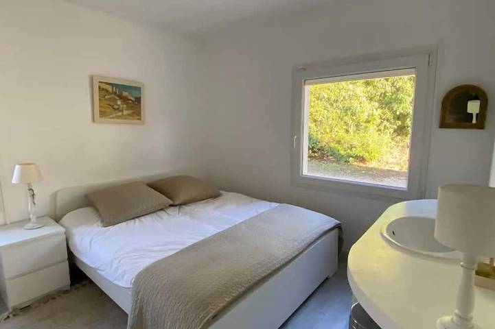 Charmante Villa californienne avec piscine et parking privés et wifi gratuit in Tourrettes, Région de Draguignan