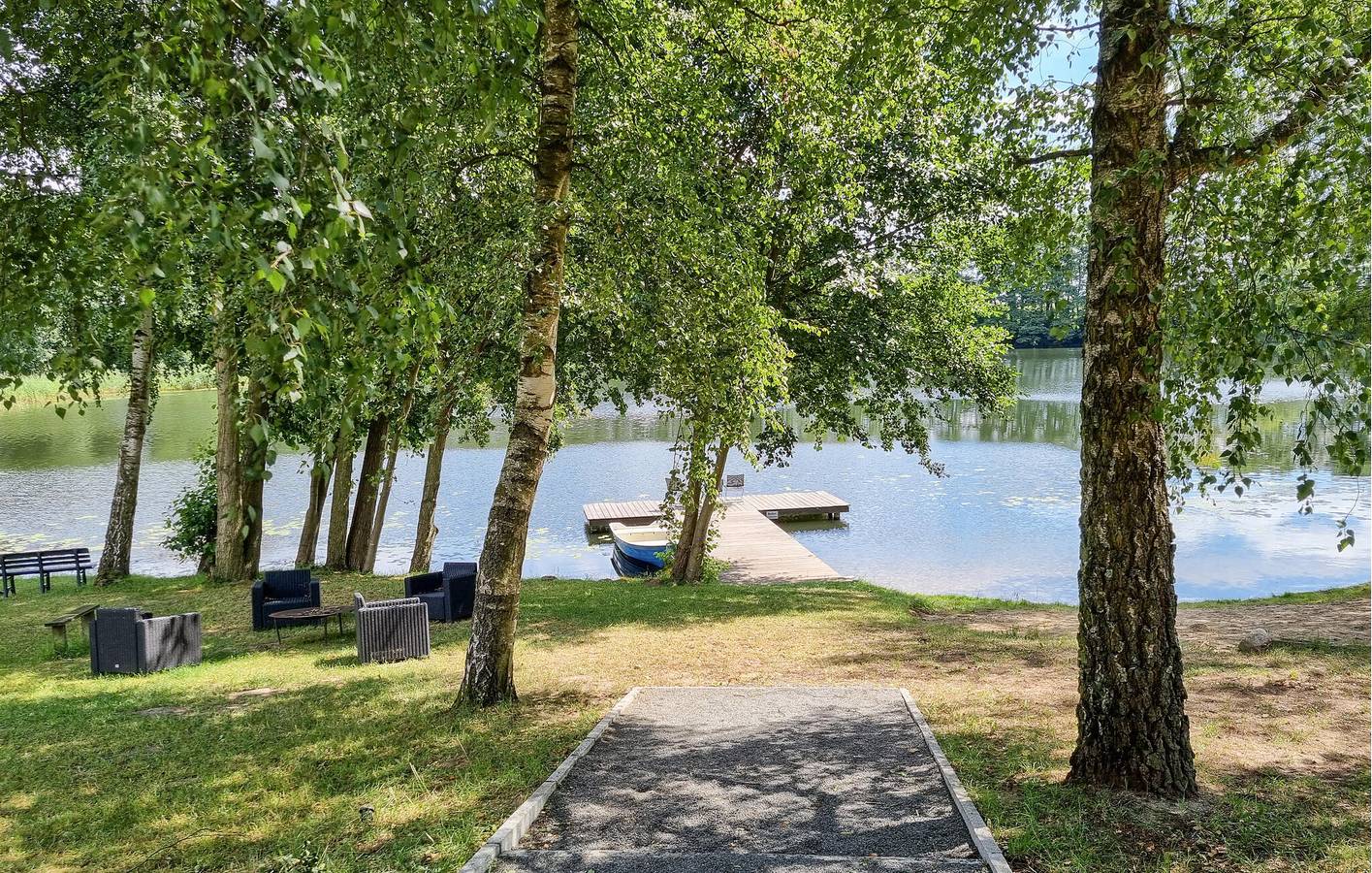 Ganze Ferienwohnung, Moderne Ferienwohnung mit Terrasse, Parkplatz & TV - Passow in Passow, Ludwigslust-Parchim