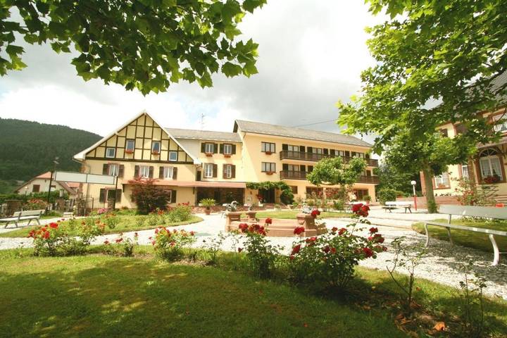 Hôtel pour 2 personnes, avec Terrasse et Jacuzzi ainsi que Jardin et Piscine