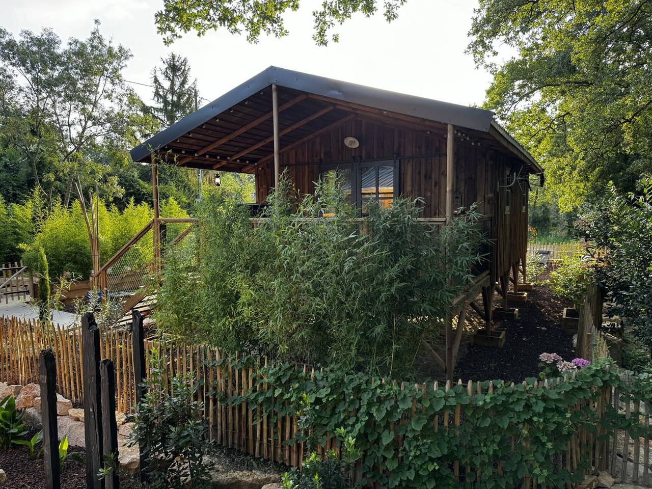 Cabanes en bois, gîtes locations saisonnières in Clermont-l'Hérault, Région de Lodève