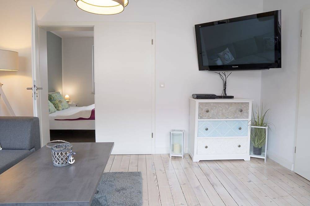 Entire apartment, Apartment at the Strelasund 150m to the beach Wlan 250Mbits&E-car connection in Stralsund, Stralsund Surroundings