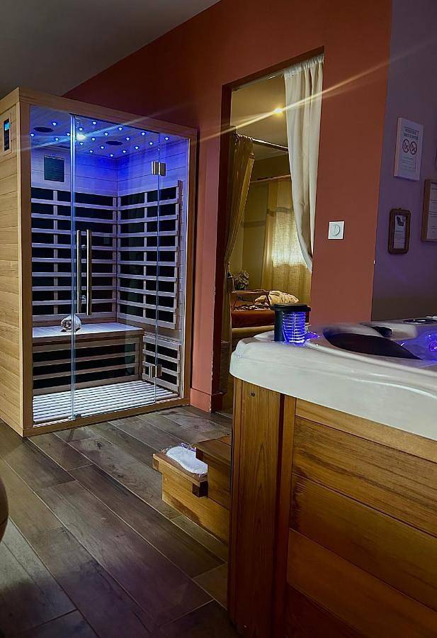 Chambre d’hôte pour 2 personnes, avec balcon ainsi que jacuzzi et sauna dans Parc naturel régional Scarpe-Escaut - 2