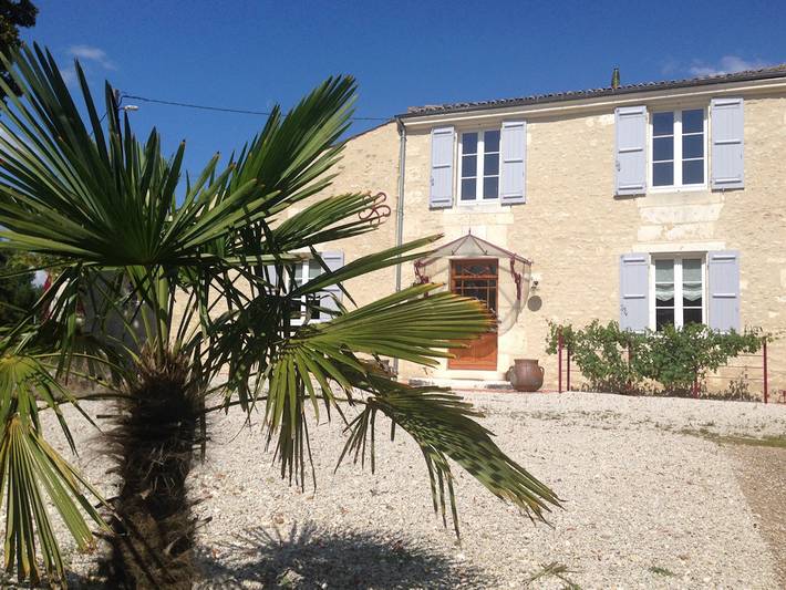 Filter.pet.gite pour 8 personnes, avec Terrasse et Jardin ainsi que Piscine et Vue sur le lac en Charente-Maritime - 2