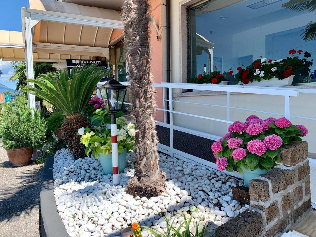 The Lighthouse Rooms in Lazise, Gardasee-Berge