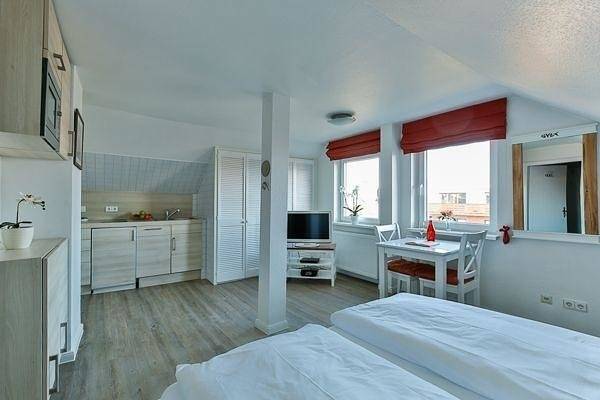 Ganze Ferienwohnung, Haus Brönshoog, Appartement 11 in strandnaher Lage in Wenningstedt, Sylt