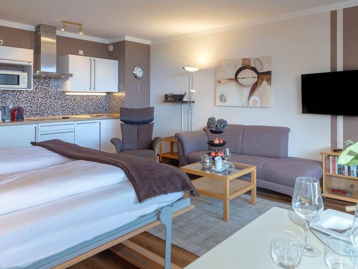 Ganze Ferienwohnung, Ornum 17 - Haus Ornum: Modernes 1-Zimmerappartement mit Schwimmbad in Westerland, Sylt (Gemeinde)