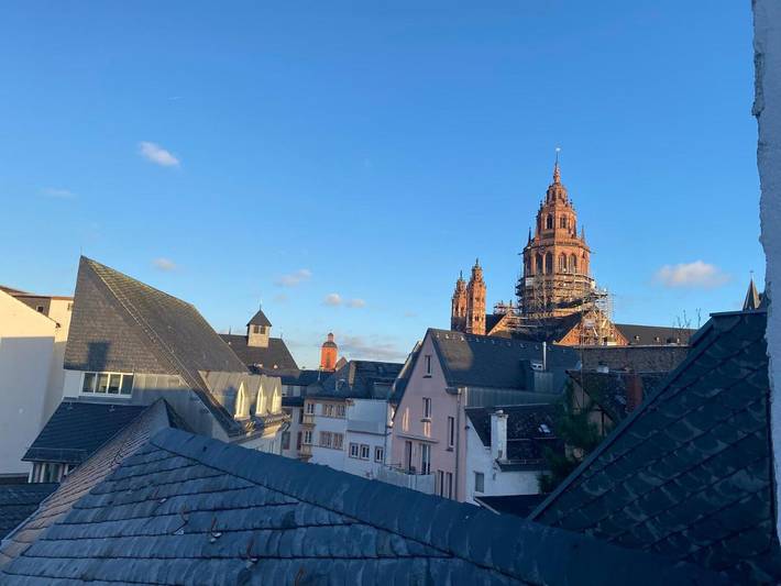 Ferienwohnung für 2 Personen, mit Terrasse und Ausblick in Mainz