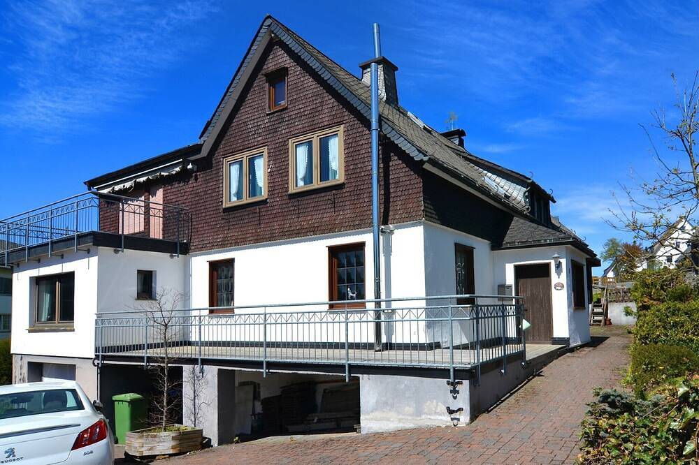 Vrijstaand vakantiehuis met Sauna, op hoogste punt Sauerland (50m van skiliften) in Altastenberg, Hochsauerlandkreis