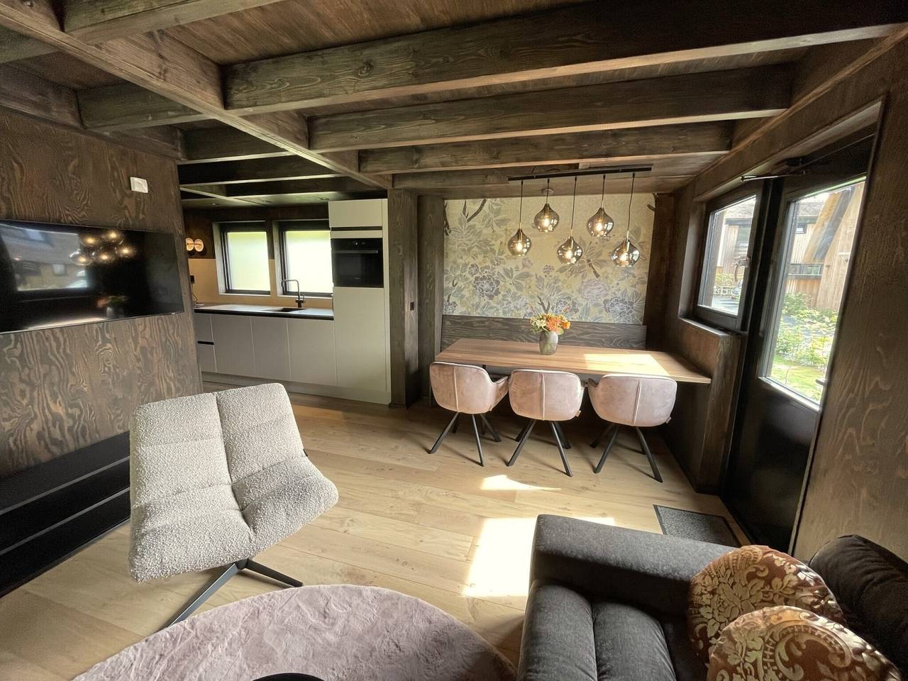 Modernes Haus für 6 Personen mit geräumiger Terrasse und Ladestation in Schoorl in Schoorl, Noord-Holland - Nordseeküste