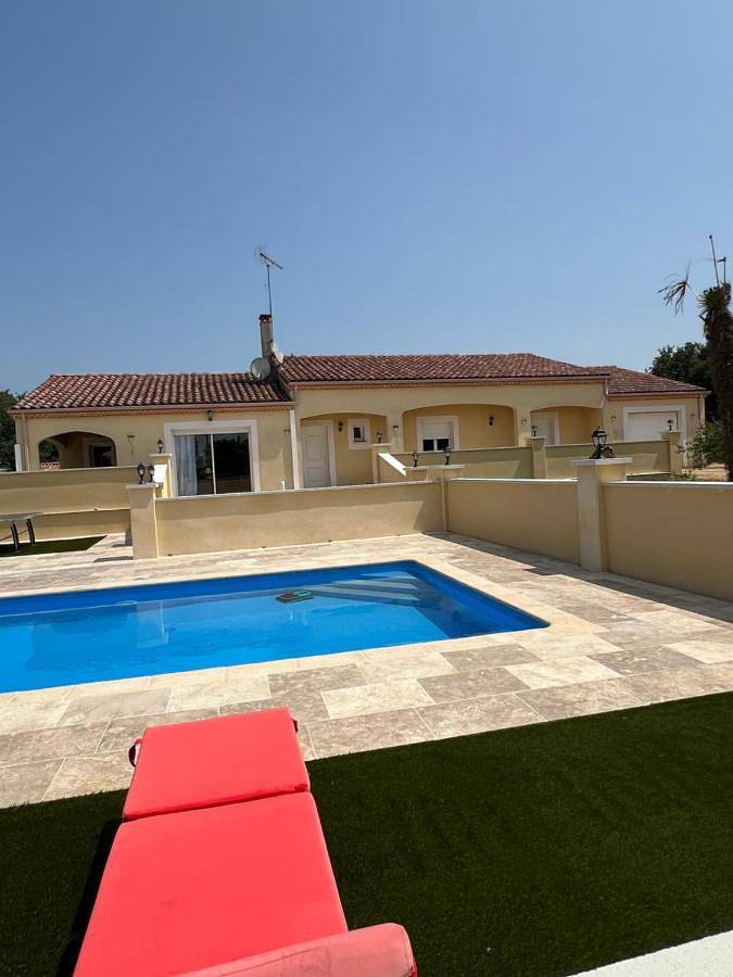 Location de vacances pour 10 personnes, avec jardin et piscine, animaux acceptés à Crayssac