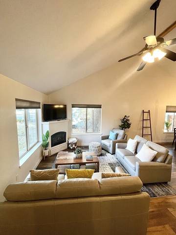 Vacation Home for 6 Guests in Oregon, USA, Picture 3