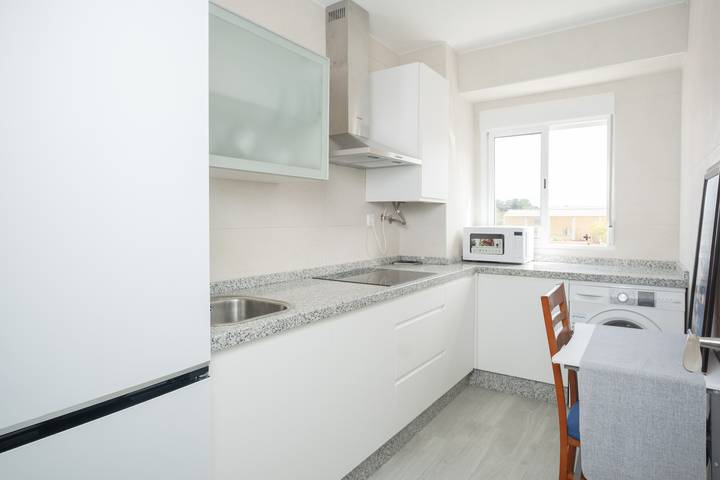 Appartamento intero, Casa Vacanze 'Piso En La Oliva Bien Comunicado' con Balcone, Wi-Fi e Aria Condizionata in Central Seville, Siviglia