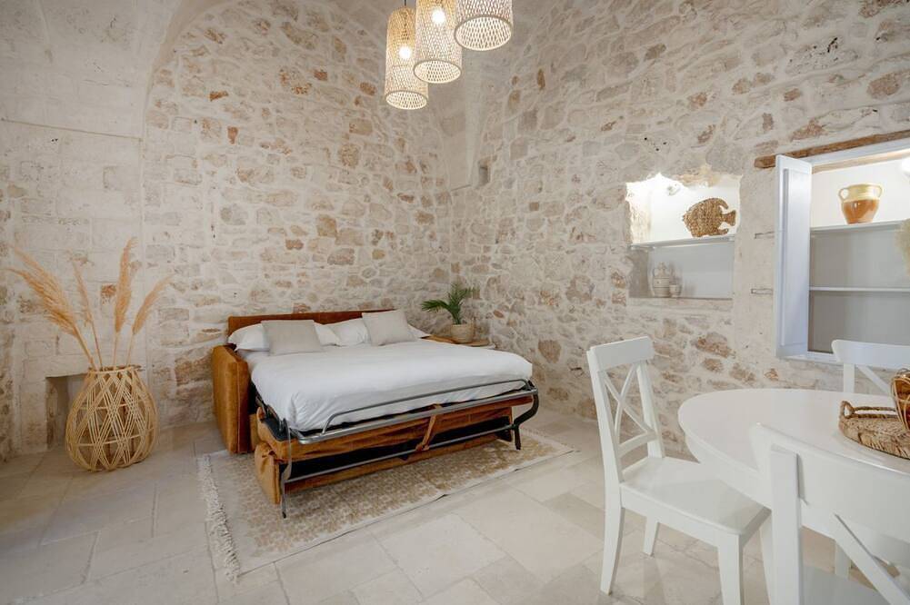 Apartamento entero, Wonderful apartment of about 40 sqm, able to accommodate up to 4 people, located on the first and second floor of a building (No elevator - several internal and external steps to climb).The property is located in Conversano, in the province of Bari, know in Conversano, Region de Bari