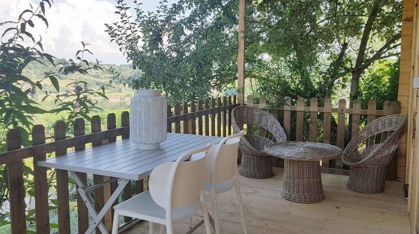Chambre d’hôte pour 6 personnes, avec vue et jardin ainsi que piscine et terrasse à Sarlat-la-Canéda - 4