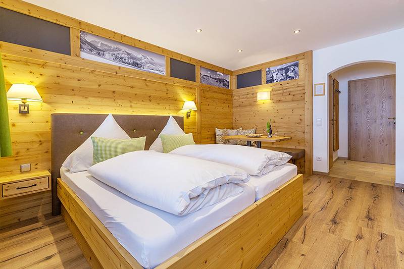 Gästehaus Zum Wurm - One-room holiday flat 2 with kitchenette and south-facing balcony in Reit im Winkl, Alpes Bávaros