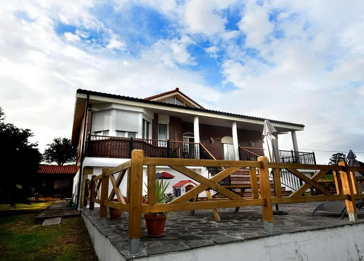 Holiday home for 5 people, with hot tub and garden - 1