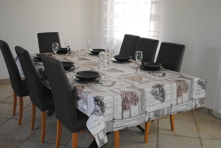 Location de vacances pour 7 personnes, avec jardin à Genas - 4