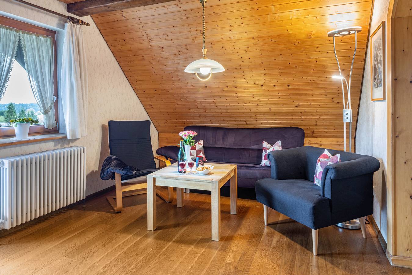 Ganze Wohnung, Ferienwohnung 'Ferienwohnung Morgensonne' mit Bergblick, Gemeinschaftsgarten und Wlan in Suedlicher Schwarzwald, Breitnau
