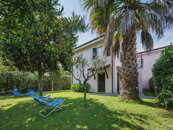 Ferienhaus für 5 Personen, mit Balkon und Terrasse sowie Garten in Ameglia