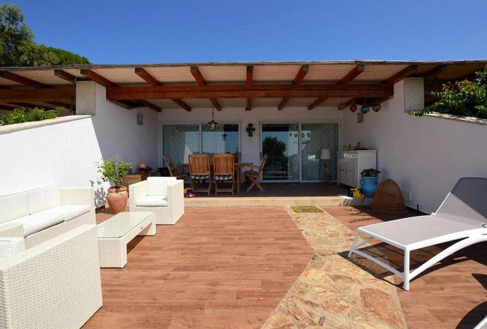 Villa per 6 persone, con panorama e vista lago nonché giardino in Santa Teresa Gallura
