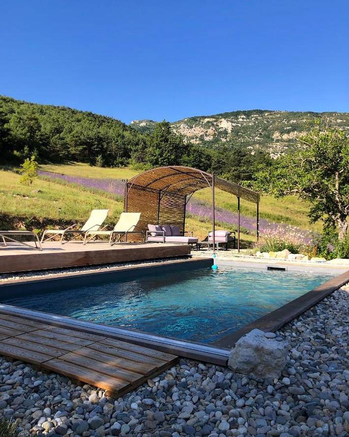 Chambre d’hôte pour 2 personnes, avec Jacuzzi et Terrasse ainsi que Jardin et Piscine