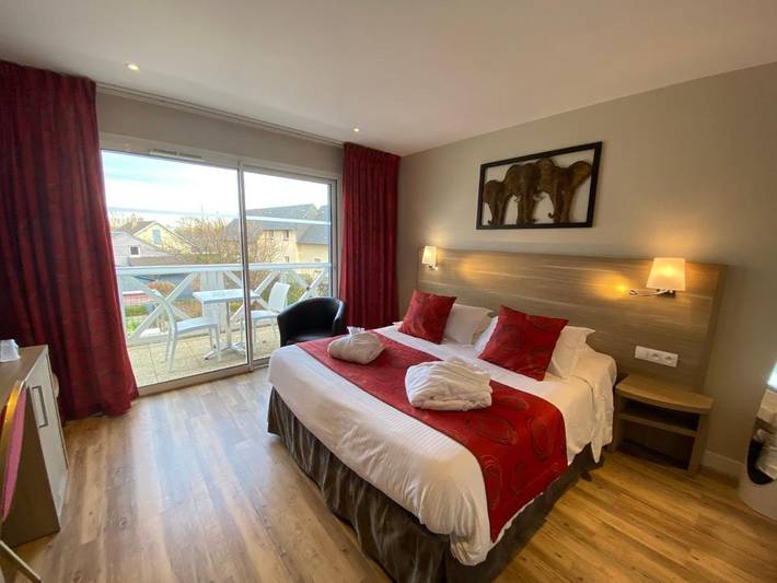 Hôtel pour 2 personnes, avec Jacuzzi et Terrasse ainsi que Jardin et Sauna à La Rivière-Saint-Sauveur