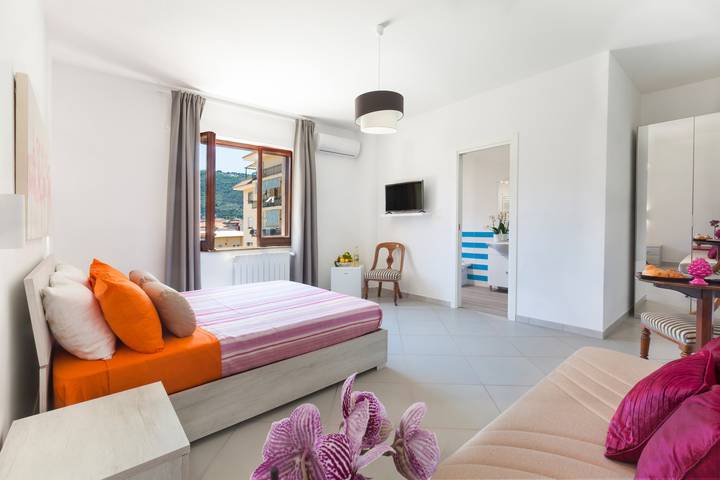 Apartamento vacacional entero, Sofia Flora Room in Piano di Sorrento, Provincia de Nápoles