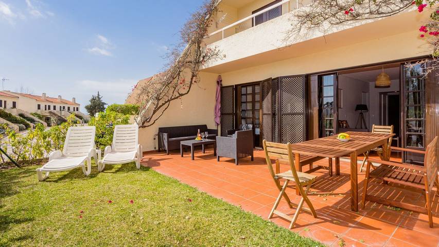 Apartamento entero, Gorgeous 2Bdr W/Patio & Pool by Lovelystay in Vilamoura, Quarteira