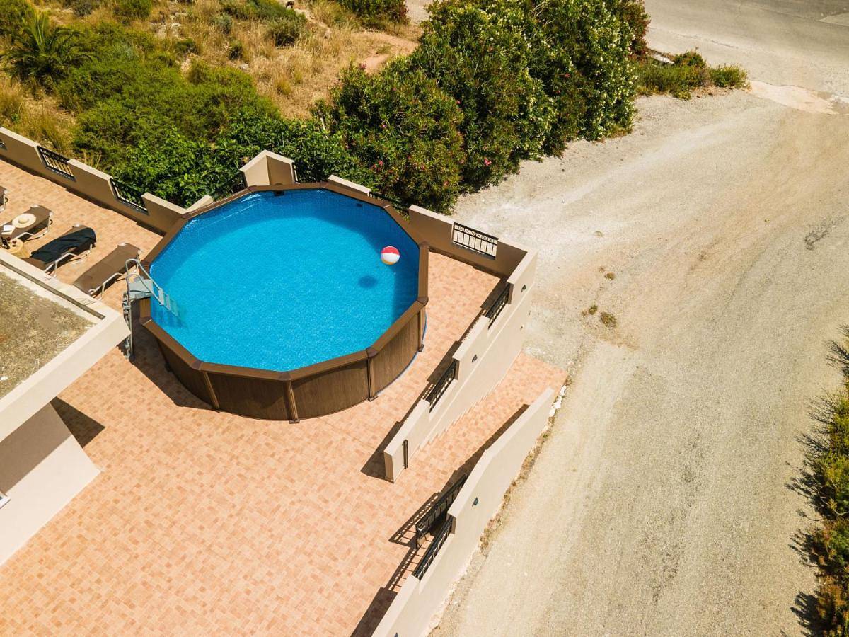Serenitas, family house with great views in Chania i okolice