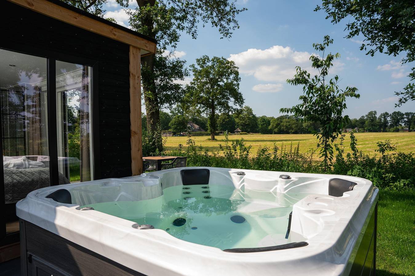 Vakantiepark Hölte — Panorama Wellness Lodge | jacuzzi, sauna and sunshower | 2 persons in Holten, Sallandse Heuvelrug