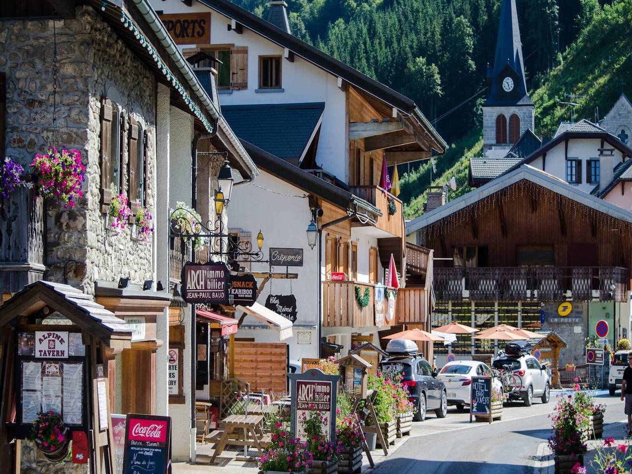Appartement entier, Chalet à Les Gets avec Jacuzzi & Ski in Les Gets, Les Portes du Soleil