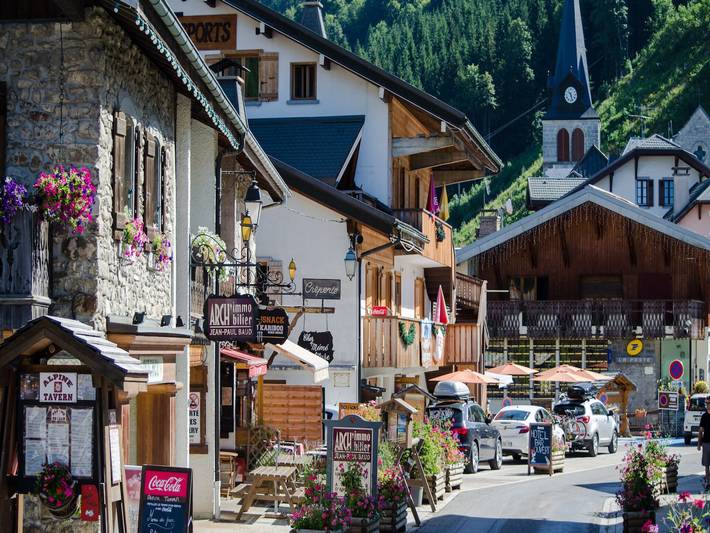 Chalet pour 14 personnes, avec terrasse et sauna ainsi que jacuzzi et jardin à Les Gets - 4