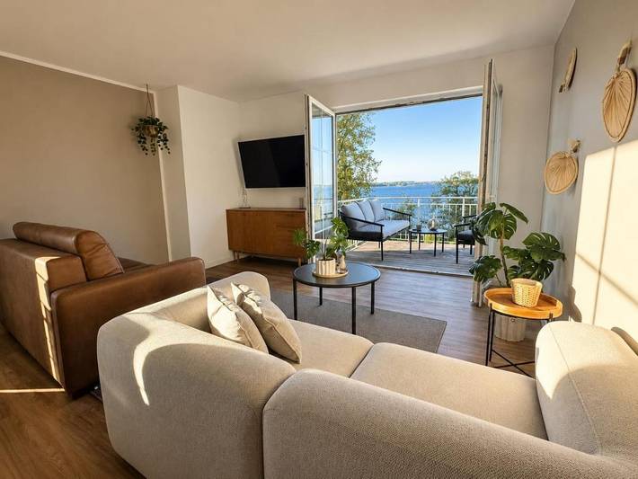 Ferienwohnung für 6 Personen, mit Balkon und Terrasse sowie Seeblick und Ausblick in Dersau