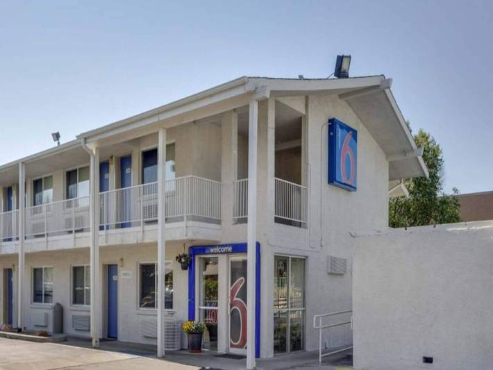Appartement entier, Séjour confortable avec 2 lits doubles | Ns in Lakewood (CO), Comté de Jefferson