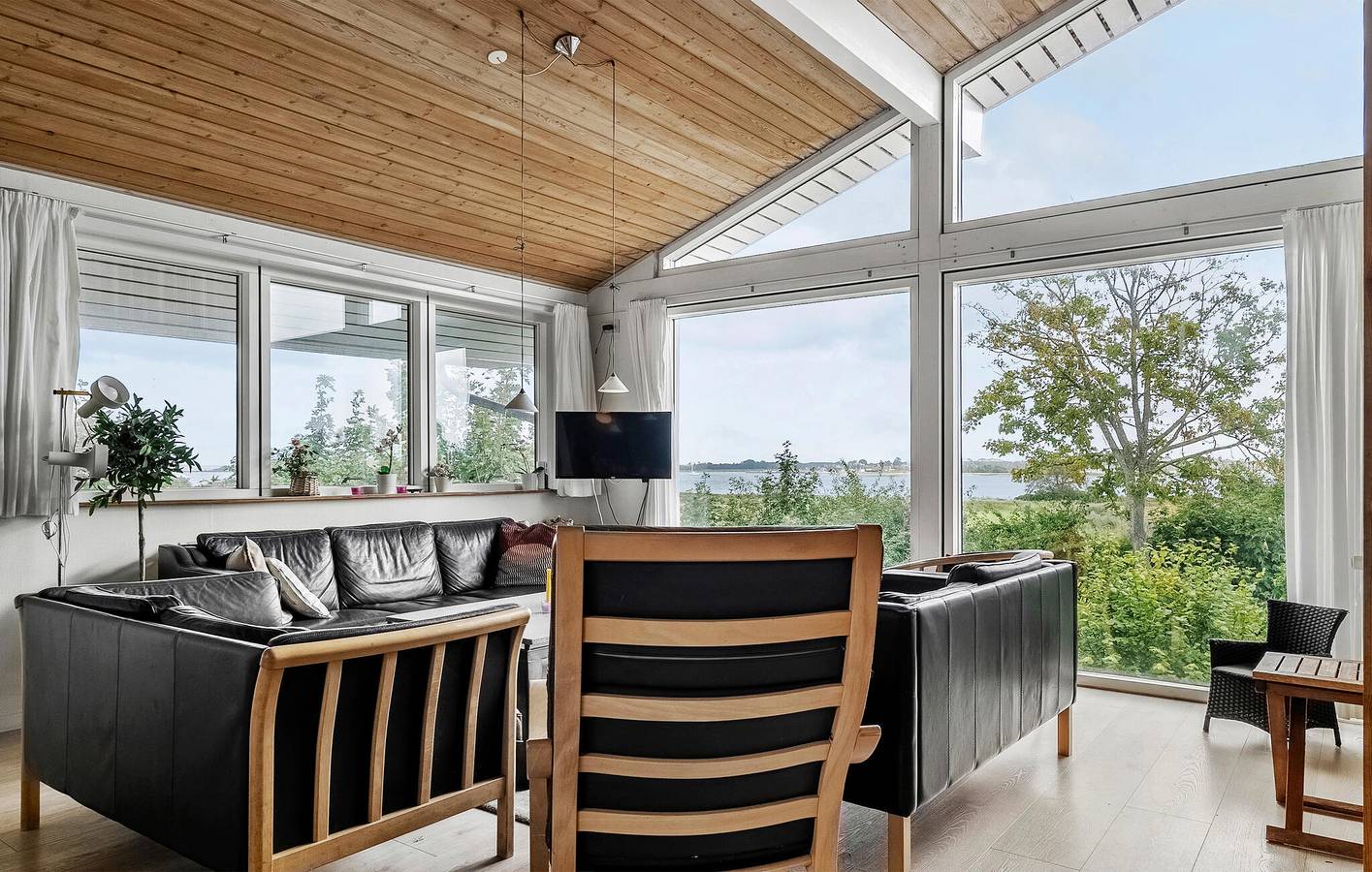 Vacation house for 12 people with terrace in Årøsund, Haderslev