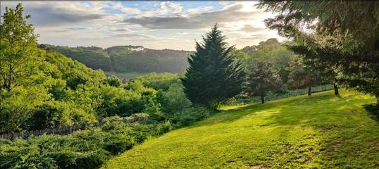 Maison de vacances pour 4 personnes, avec jardin ainsi que piscine et jacuzzi en Dordogne
