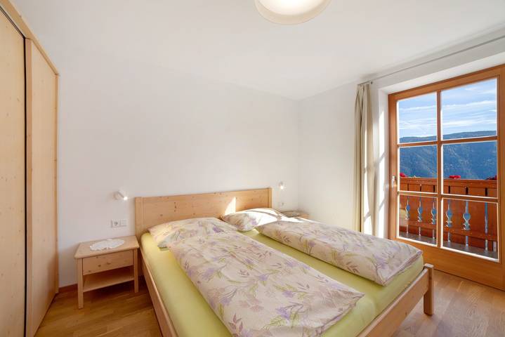 Ganze Wohnung, Ferienwohnung 'Ausergrubhof Wohnung Naturns' mit Bergblick, Gemeinschaftsgarten und Wlan in Partschins, Texelgruppe