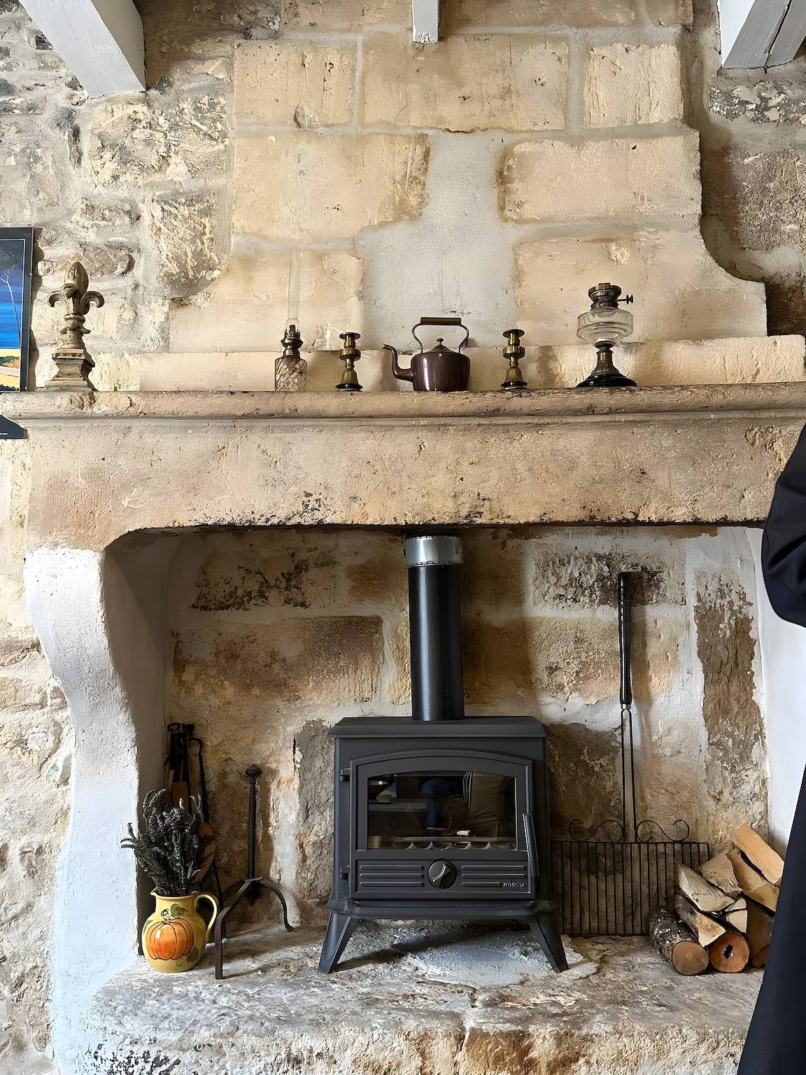 Charmante maison en pierre de 1750 au cœur de Saint-Rémy in Saint-Rémy-de-Provence, Région d'Arles
