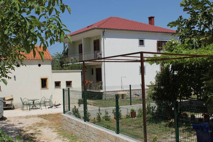 Appartement entier, Garçonniere prés de la plage Seline, Paklenica -a in Starigrad, Région de Zadar