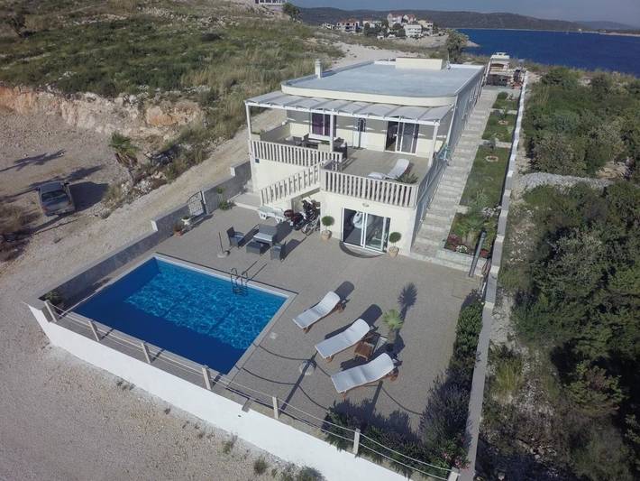 Villa pour 8 personnes, avec jardin ainsi que piscine et vue, animaux acceptés à Sevid - 2