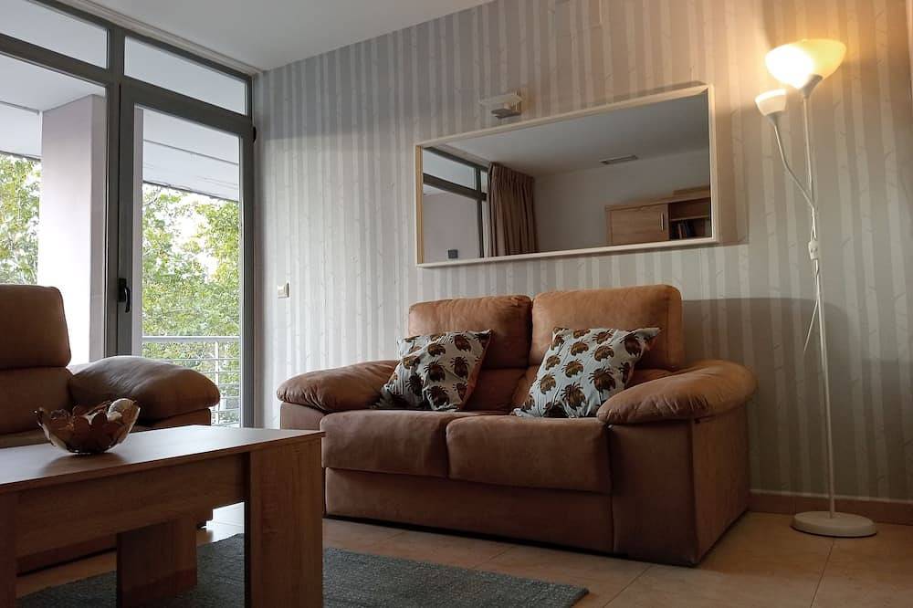 Apartamento entero, \"La Alameda Jardines del Prado\": Amplio alojamiento con terraza, Ascensor y A.A. in Talavera de la Reina, Provincia de Toledo