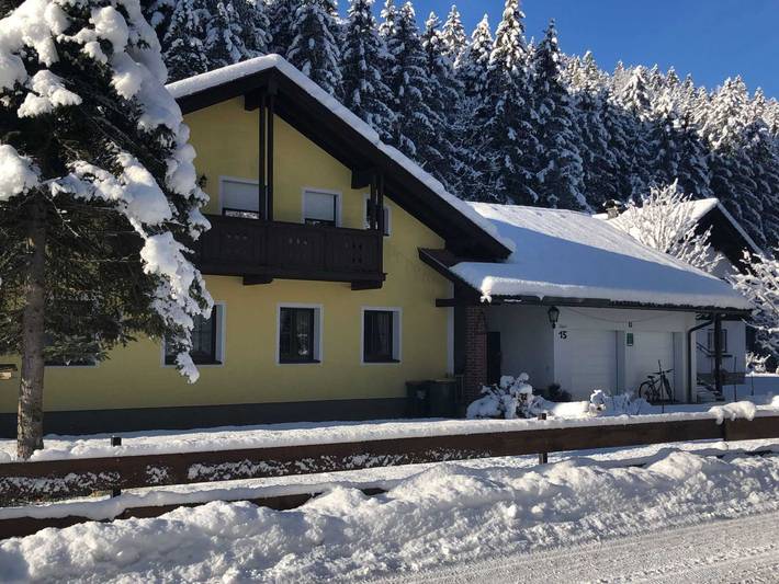 Ferienwohnung für 4 Personen, mit Balkon und Garten sowie Ausblick