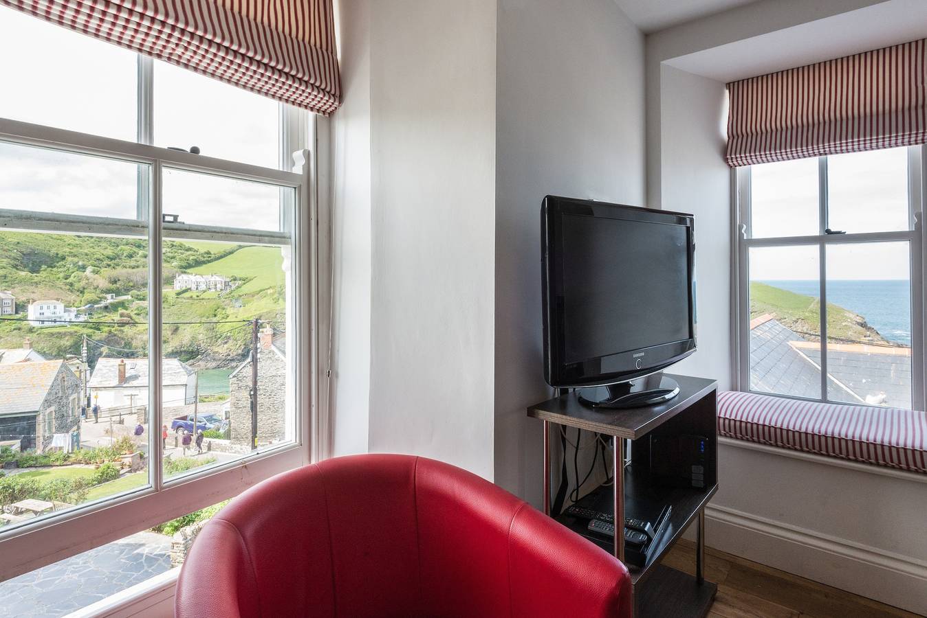 Entire apartment, Upper Deck minutes from Port Isaac harbour in Port Isaac, Pentire Point - Widemouth