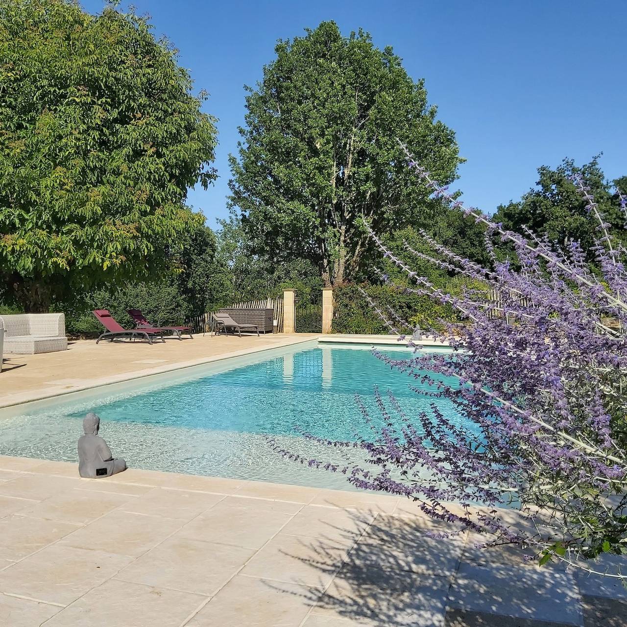 Gîte « La Gariotte » avec piscine et jacuzzi partagés. in Montcabrier, Lot