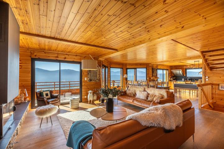 Chalet pour 14 personnes, avec Balcon et Terrasse ainsi que Jardin et Piscine dans les Pyrénées-Orientales