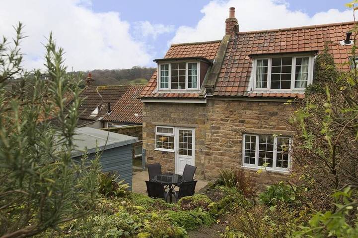 Cottage for 5 people, with garden, with pets in Sandsend